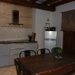 Le Thuria